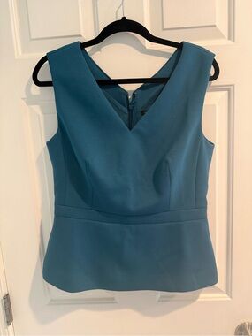 Ann Taylor Teal Sleeveless Top Size 8 V-Neck Career Office